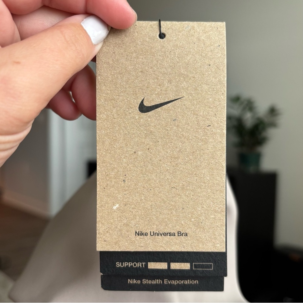 Nike Universa Padded Sports Bra NWT Size Small Malt Mink Brown Color - Picture 8 of 9